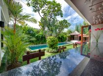 Villa Kalimaya II, Cocktail bar